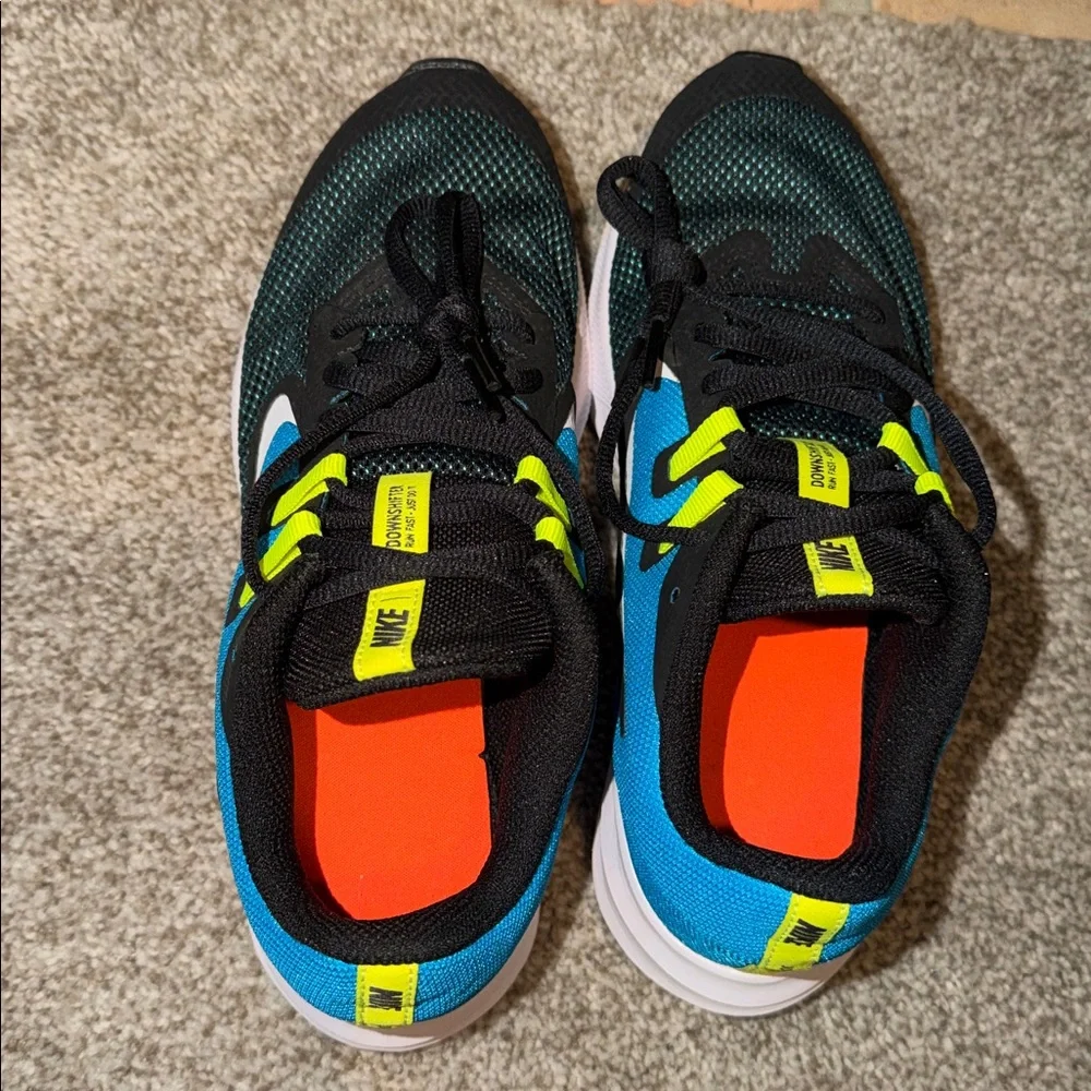 Nike Downshifter Kids Sneakers Black Blue Yellow Size 4.5 - Picture 4 of 7
